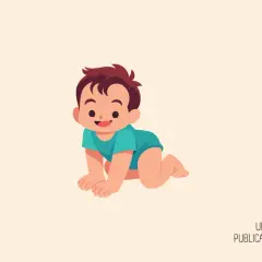 Bambino 3 anni, con capelli castani e maglietta turchese, gattona sorridendo su sfondo chiaro.