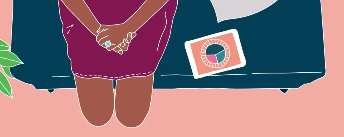 Ciclo saltato ma non sono incinta. La donna guarda il grafico sul tablet, preoccupata per il suo ciclo mestruale.