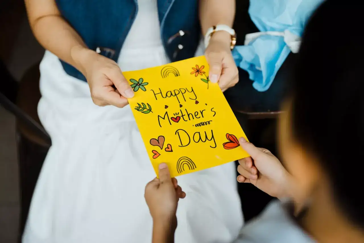 Festa della mamma, origini e idee per celebrarla in famiglia