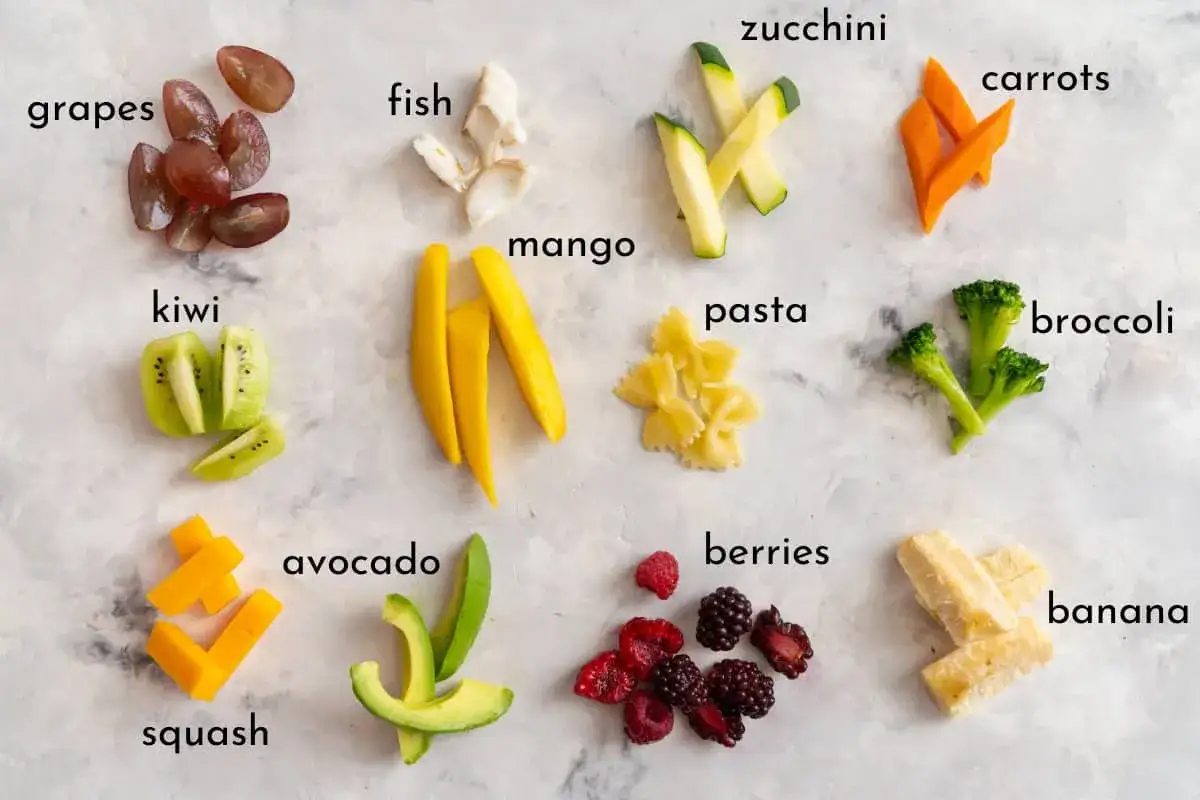 Ecco idee per l'autosvezzamento: frutta, verdura, pesce, pasta, broccoli, banana, bacche, avocado, zucca, kiwi, uva.