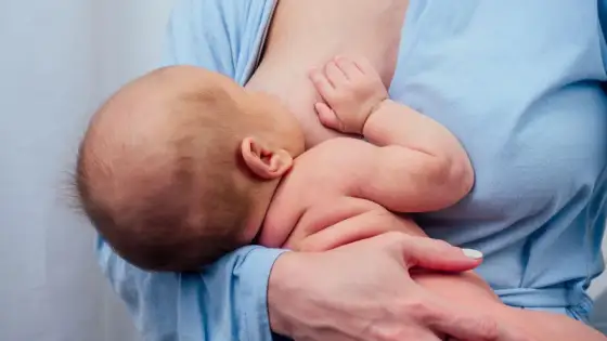 Neonato 1 settimana - Quanto latte deve bere? La guida completa